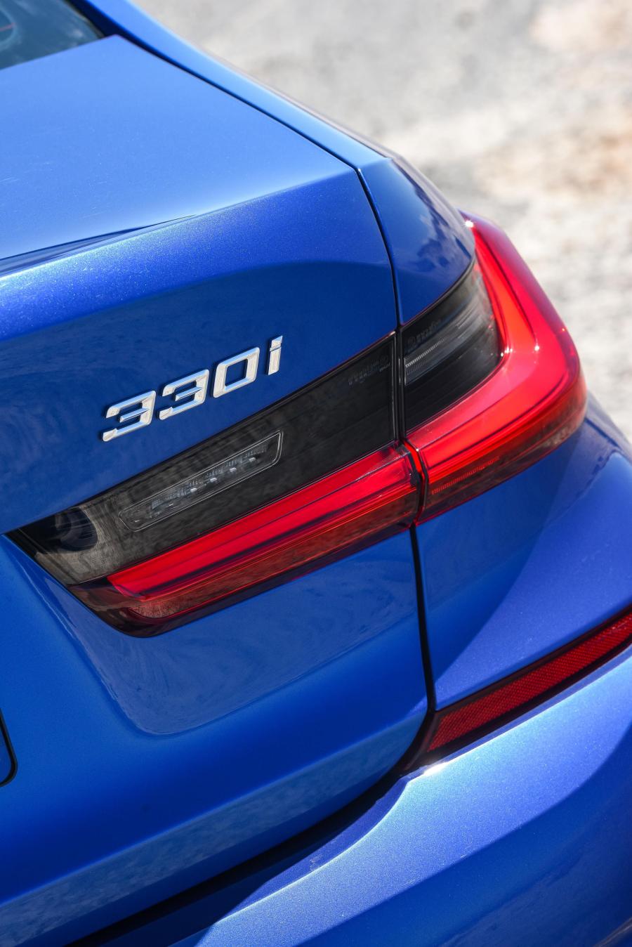 Логотип BMW 330i M Sport (G20) 2019 года  (ZA) (фото 18 из 40)